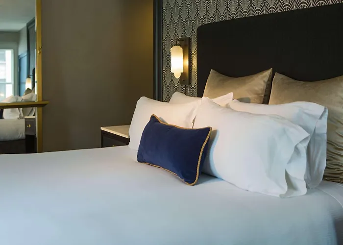 The Allegro Royal Sonesta Loop Hotel